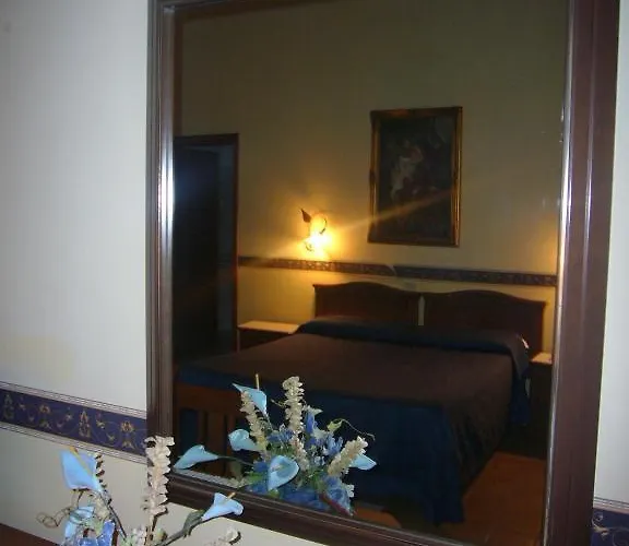 Отель Altieri 3*